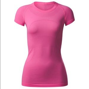 COPY - Lululemon Swiftly Tech SS Crew Size 12 Hot…